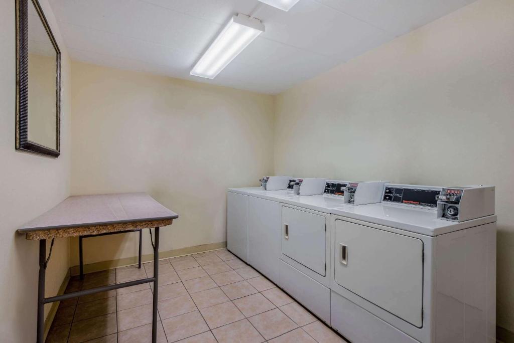 Room image 6